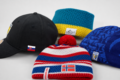 Tkaná etiketa přes okraj